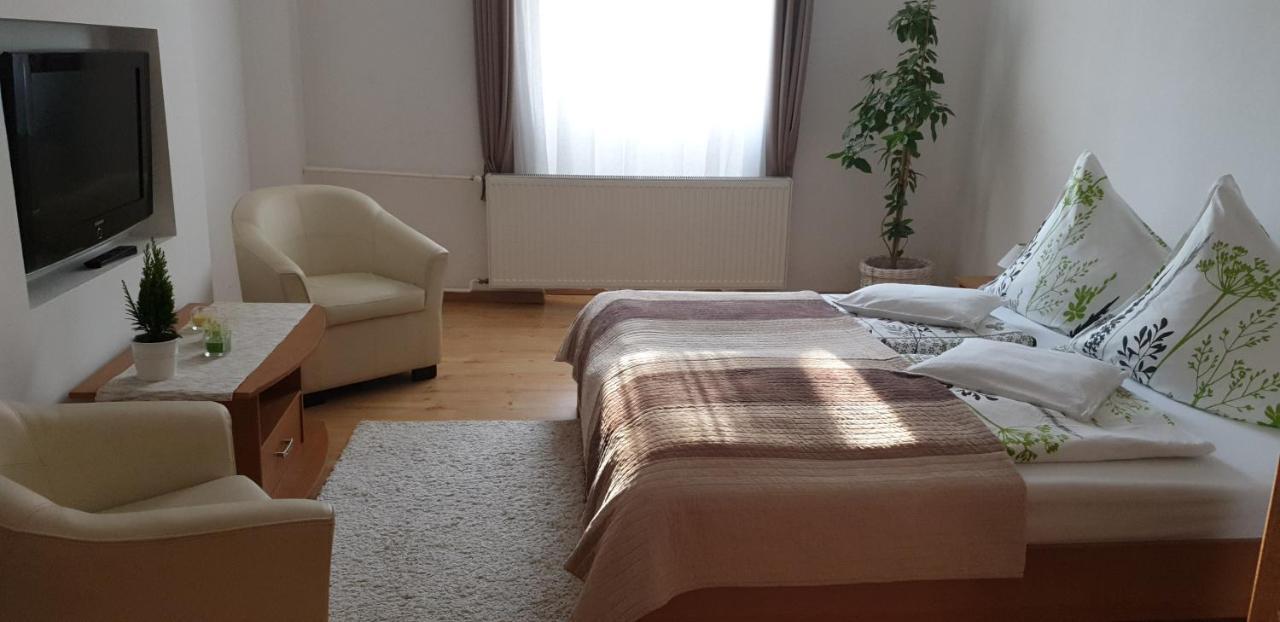 Topart Apartman Tapolca Exteriér fotografie