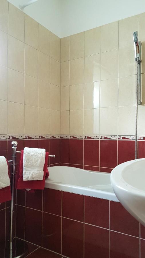 Topart Apartman Tapolca Exteriér fotografie